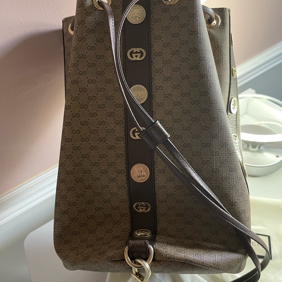 Gucci GG Supreme drawstring backpack - Picture 10 of 12